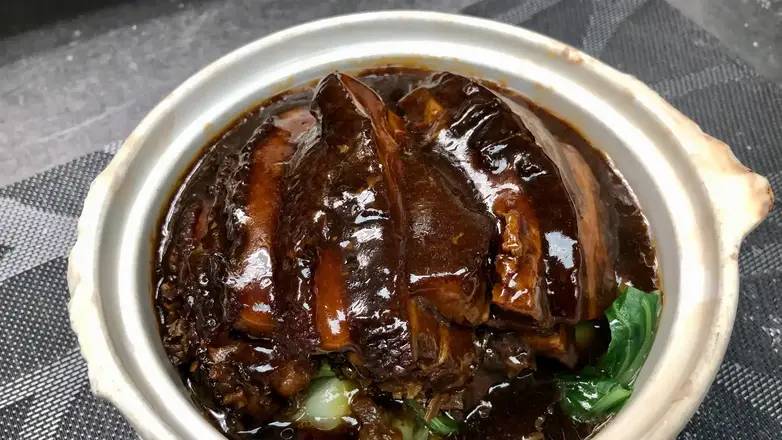 206. Steamed Pork with Preserved Vegetable in Casserole 梅菜扣肉煲